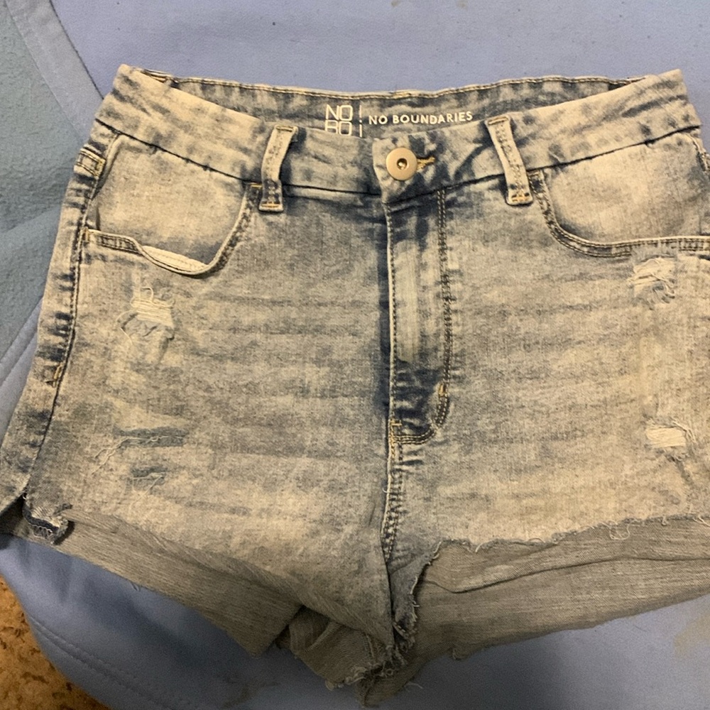 No boundary jean shorts